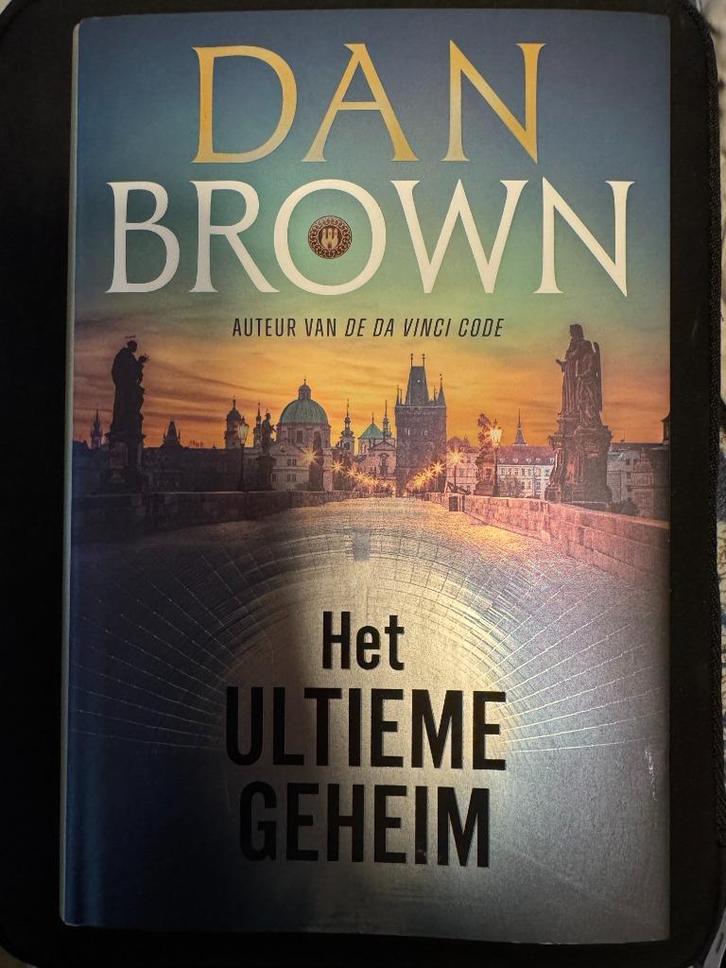 Dan Brown – Het Ultieme Geheim (2025, hardcover), Boeken, Thrillers, Zo goed als nieuw, Ophalen of Verzenden