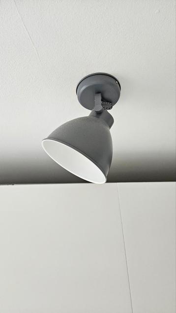 Grijze Plafondspot / Lamp beschikbaar voor biedingen