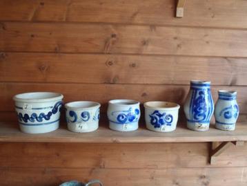 8 x Diverse Keulse potten beschikbaar voor biedingen