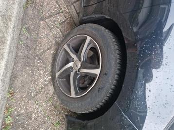 Ik zoek voor 15 ich thuiskomer/reserve wiel Toyota Yaris  beschikbaar voor biedingen