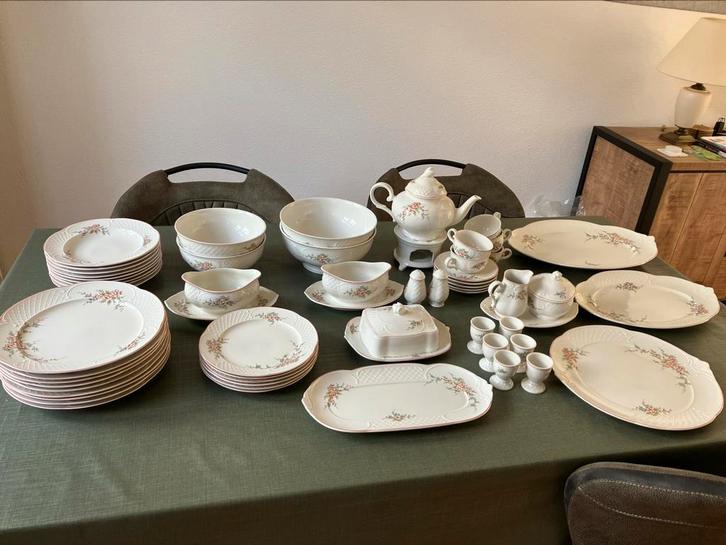 Villeroy en Boch Rosette serviesdelen izgs, Antiek en Kunst, Antiek | Servies los, Ophalen