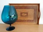 Blauwe glazen vaas op voet, made in Italy, 15 euro, Antiek en Kunst, Antiek | Vazen, Ophalen
