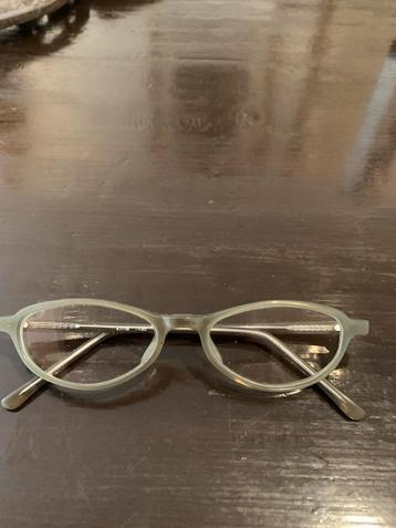 Olijfgroen Brilmontuur beschikbaar voor biedingen