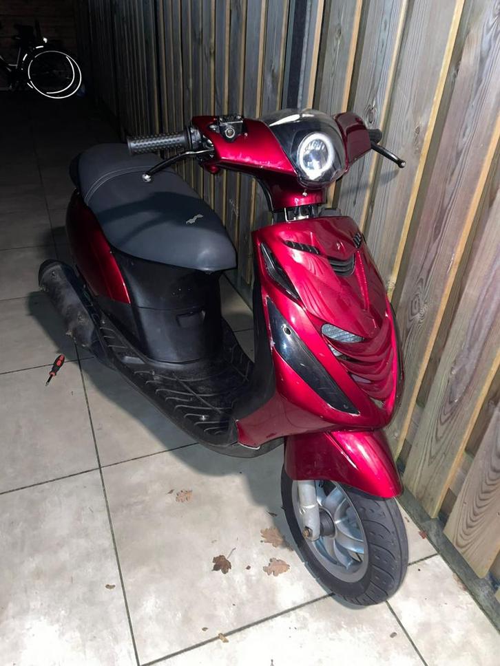 Zip 172cc lc brom, Fietsen en Brommers, Scooters | Piaggio, Zo goed als nieuw, Zip, Tweetakt, Ophalen