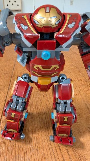 Lego Hulkbuster met piloot en 2 extra poppetjes beschikbaar voor biedingen