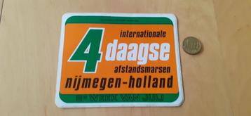 Oude stickers Nijmeegse vierdaagse in Nijmegen. beschikbaar voor biedingen