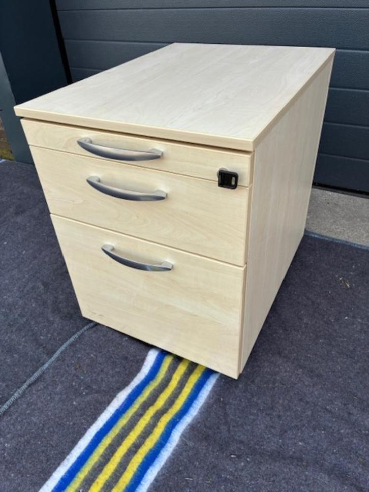 Ladeblok, Huis en Inrichting, Bureaus, Gebruikt, Bureau, Ophalen