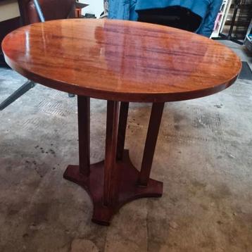 Bijzettafel art deco beschikbaar voor biedingen