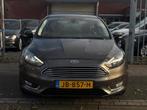 Ford Focus 1.0 Titanium | Navigatie | 17” LMV | Automatisc, Gebruikt, Origineel Nederlands, 3 cilinders, Zilver of Grijs