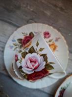 Royal Stafford Kop en Schotel - Vintage Roos Design, Huis en Inrichting, Keuken | Servies, Ophalen of Verzenden, Zo goed als nieuw