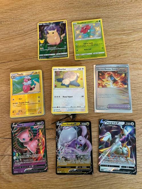 Een set pokemon kaarten met hoesjes, Hobby en Vrije tijd, Verzamelkaartspellen | Pokémon, Nieuw, Meerdere kaarten, Ophalen of Verzenden