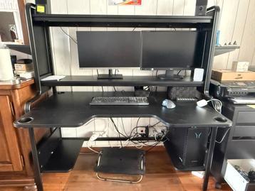Ikea Fredde Gamebureau - Zo Goed Als Nieuw! beschikbaar voor biedingen