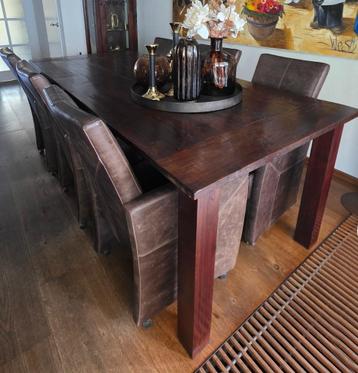 Eethoek: Tafel 225 x 100 cm. massief, met 6 fauteuils leder beschikbaar voor biedingen