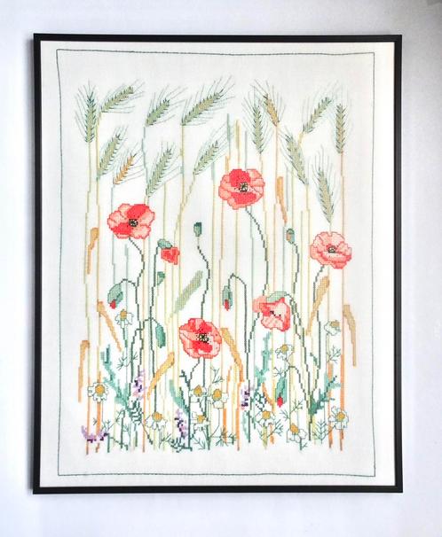 Grote vintage 70s lijst borduurwerk klaprozen bloemen bloem, Huis en Inrichting, Woonaccessoires | Wanddecoraties, Gebruikt, Ophalen