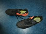 1 paar zwart/oranje NIKE voetbalschoenen maat 40, Nike, Ophalen of Verzenden, Zo goed als nieuw, Sportschoenen