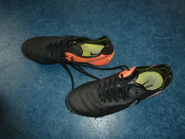 1 paar zwart/oranje NIKE voetbalschoenen maat 40, Kleding | Heren, Schoenen, Zo goed als nieuw, Sportschoenen, Zwart, Ophalen of Verzenden