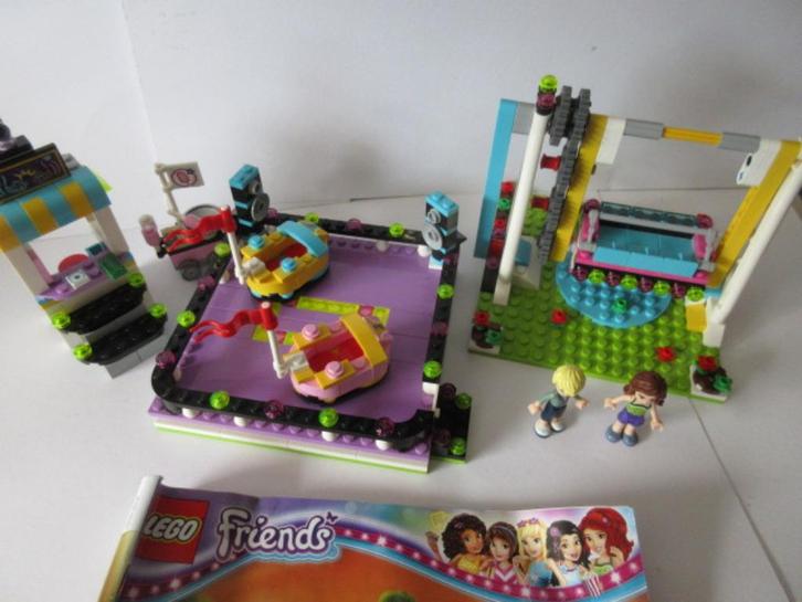 41133 Friends kermis, botsauto's, Bumper Cars met boekje, Kinderen en Baby's, Speelgoed | Duplo en Lego, Zo goed als nieuw, Lego