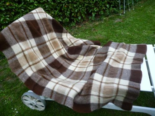 wollen deken geruit van wijk 190 x 140 cm, Huis en Inrichting, Woonaccessoires | Plaids en Woondekens, Gebruikt, Ophalen of Verzenden