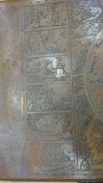 Salontafel met grote kaart van de wereld in koper., Huis en Inrichting, Tafels | Salontafels, 50 tot 100 cm, Minder dan 50 cm