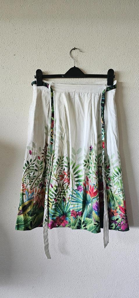 bloemprint rok van Ivko maat 38 (27725), Kleding | Dames, Rokken, Zo goed als nieuw, Maat 38/40 (M), Zwart, Ophalen of Verzenden