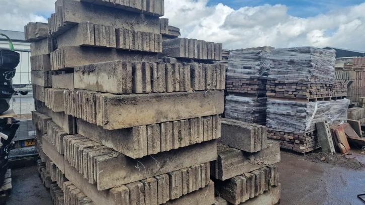 Gebruikte opsluitbanden straatbanden troittoirbanden, Tuin en Terras, Tegels en Klinkers, Gebruikt, Overige typen, Beton, 10 m² of meer