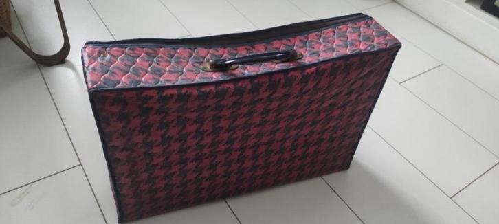 Vintage opvouwbare koffer roze grijs geruit, Sieraden, Tassen en Uiterlijk, Koffers, Gebruikt, Zacht kunststof, Minder dan 50 cm