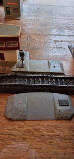 Spoorwegovergang, personeelshuis en controletoren H0, Hobby en Vrije tijd, Modeltreinen | H0, Ophalen of Verzenden, Gelijkstroom of Wisselstroom