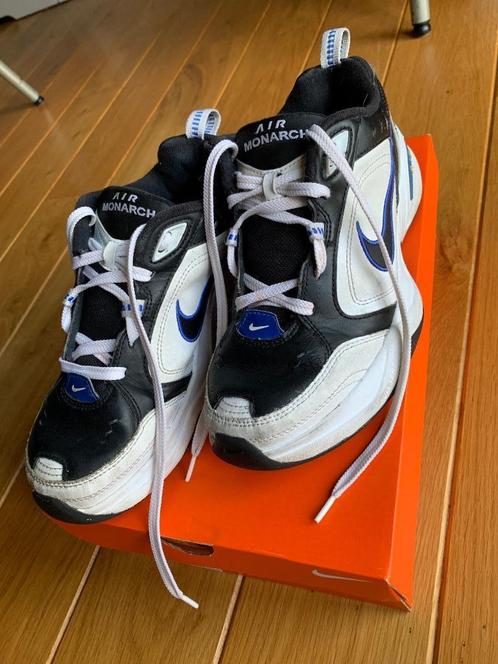 Nike air monarch IV, maat 41, zwart-wit-blauw, igst, Kleding | Heren, Schoenen, Zo goed als nieuw, Sneakers of Gympen, Zwart, Ophalen of Verzenden