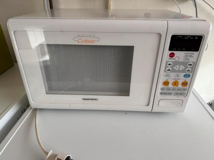 Magnetron DaewooKOR-610P in nette staat, Witgoed en Apparatuur, Magnetrons, Gebruikt, Vrijstaand, Magnetron, 45 tot 60 cm, Draaiplateau