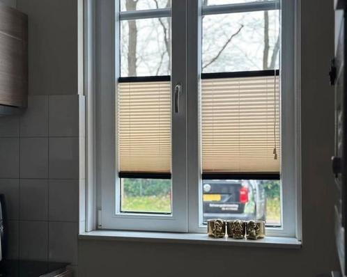 Plissé gordijnen.. 4 maanden oud, Huis en Inrichting, Stoffering | Gordijnen en Lamellen, Zo goed als nieuw, Ophalen