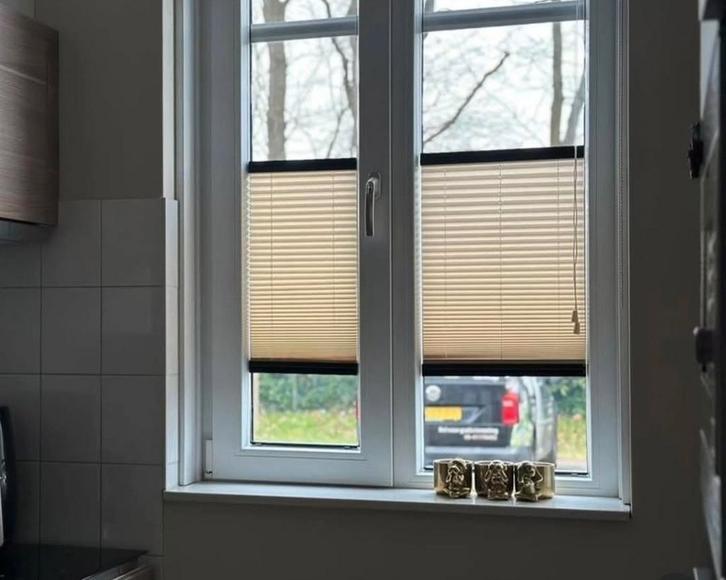 Plissé gordijnen.. 4 maanden oud, Huis en Inrichting, Stoffering | Gordijnen en Lamellen, Zo goed als nieuw, Ophalen