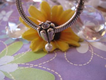 Pandora bedel 790208LCZ = DANGLE + PAREL * zirk LAVENDEL beschikbaar voor biedingen