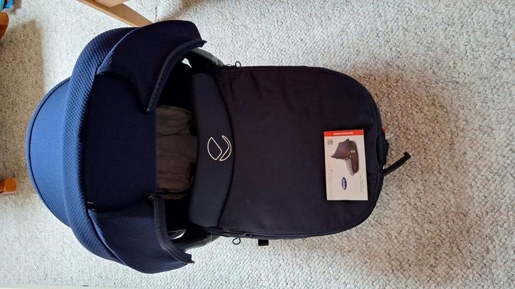 Matrix Jane light 2 autobedje (liggen)+ autostoeltje(zitten), Kinderen en Baby's, Kinderwagens en Combinaties, Zo goed als nieuw