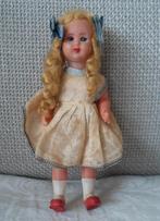 Pop donkergetint. Celluloid. Originele kleding., Verzamelen, Ophalen of Verzenden, Zo goed als nieuw, Pop