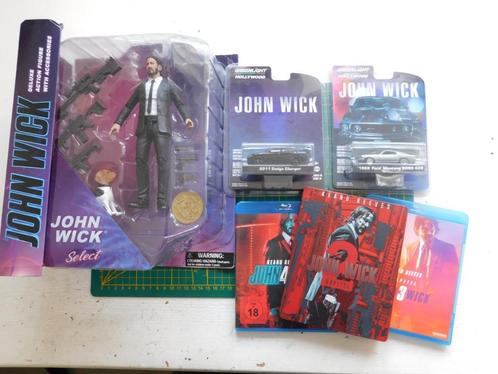 JOHN WICK Collectie 1x Figuur 2x Auto's en 3x Blue ray's !!, Verzamelen, Poppetjes en Figuurtjes, Zo goed als nieuw, Ophalen of Verzenden