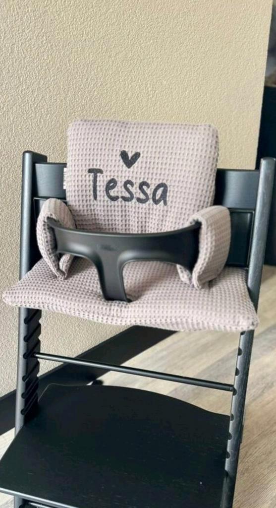 Kinderstoel kussens met geborduurde naam  naar wens!, Kinderen en Baby's, Kinderstoelen, Nieuw, Meegroeistoel, Ophalen of Verzenden