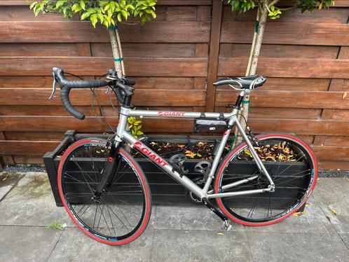 Giant Racefiets te koop met veel accessoires, Fietsen en Brommers, Fietsen | Heren | Sportfietsen en Toerfietsen, Zo goed als nieuw