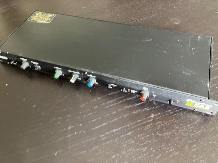 Rocktron phantomcab speaker simulator met voeding., Muziek en Instrumenten, Versterkers | Bas en Gitaar, Gebruikt, Gitaar, Minder dan 50 watt