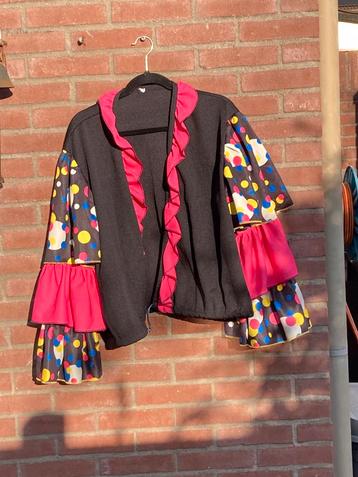 Te koop carnavalskleding beschikbaar voor biedingen