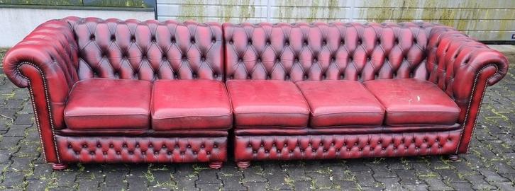 2 vintage Chesterfield banken geleefd + BEZORGING MOGELIJK, Huis en Inrichting, Banken | Bankstellen, Gebruikt, Rechte bank, Leer