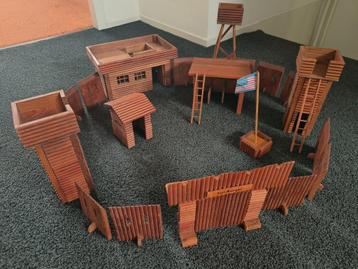 Retro Western fort hout beschikbaar voor biedingen