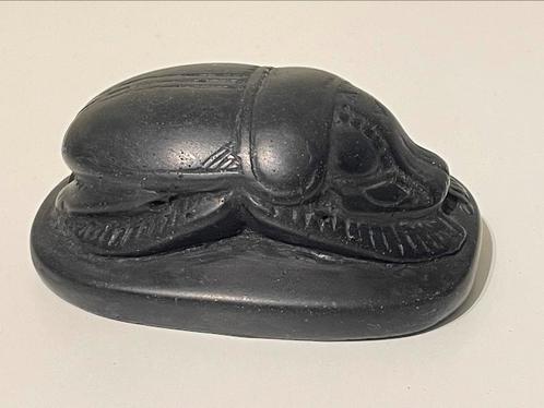 Stenen beeldje, zwartgekleurd, Egyptische scarabee, Antiek en Kunst, Kunst | Beelden en Houtsnijwerken, Ophalen of Verzenden
