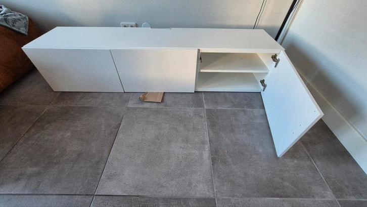 Ikea Besta kast wit 180cm breed., Huis en Inrichting, Kasten | Televisiemeubels, Zo goed als nieuw, Minder dan 100 cm, 150 tot 200 cm