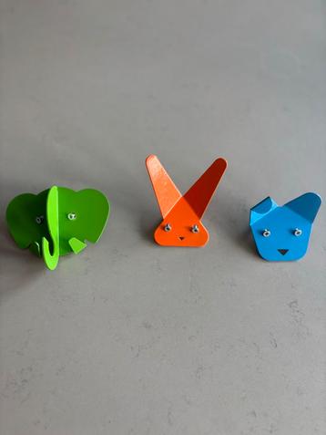 3 Blije Beestjes aan de Muur!  beschikbaar voor biedingen