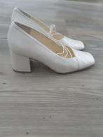 Trouwschoenen dames ivoor mt 37, Ophalen of Verzenden, Zo goed als nieuw, Wit, Schoenen