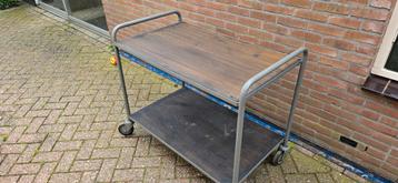 Voerkar,  plateauwagen, servicewagen beschikbaar voor biedingen