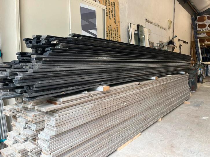 Gevelbekleding Thermisch gemodificeerd, Doe-het-zelf en Verbouw, Hout en Planken, Nieuw, Plank, Grenen, 300 cm of meer, Minder dan 25 mm