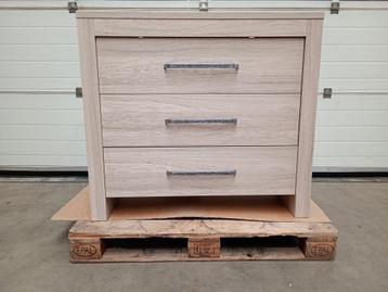 Nova commode eiken beschikbaar voor biedingen