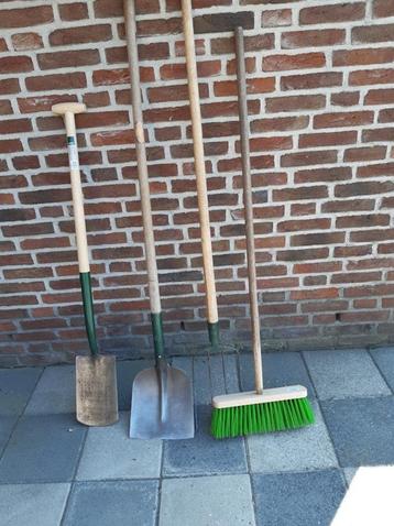 Tuingereedschap  beschikbaar voor biedingen