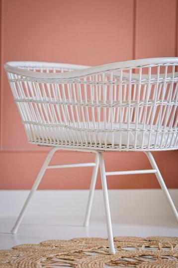 vintage rotan wieg met bestcare matras en hemel beschikbaar voor biedingen